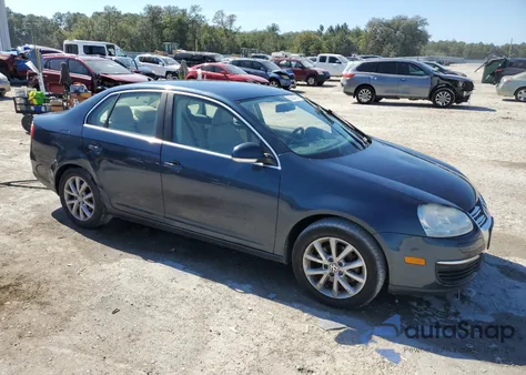 2010 Volkswagen Jetta Se z USA, uszkodzony, nr VIN 3VWRX7AJ0AM036219